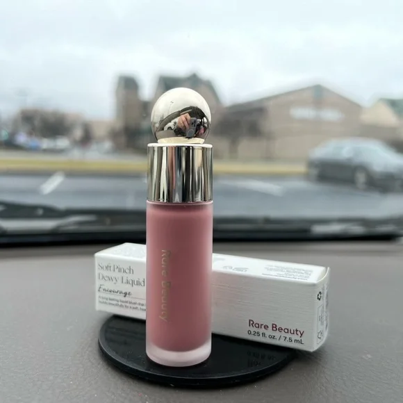 Rare Beauty Encourage Soft Pinch Liquid Blush - Picture 12 of 14